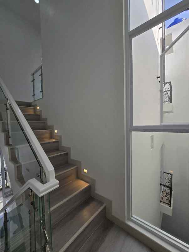 rumah baru dalam cluster di kayu putih jakarta timur