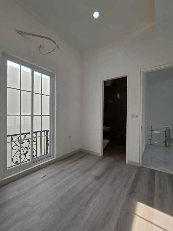 rumah baru dalam cluster di kayu putih jakarta timur