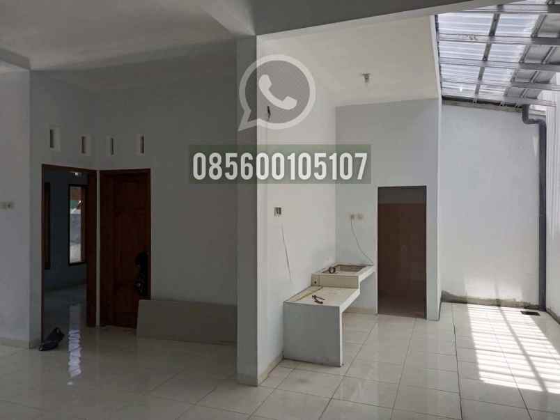 rumah baru dijual 2 lantai aiap huni ungaran