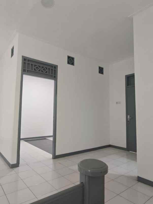 rumah baru direnovasi di kebon jeruk jakarta barat