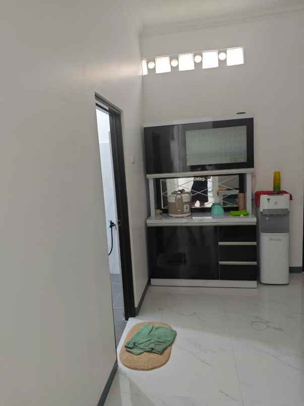 rumah baru direnovasi di kebon jeruk jakarta barat