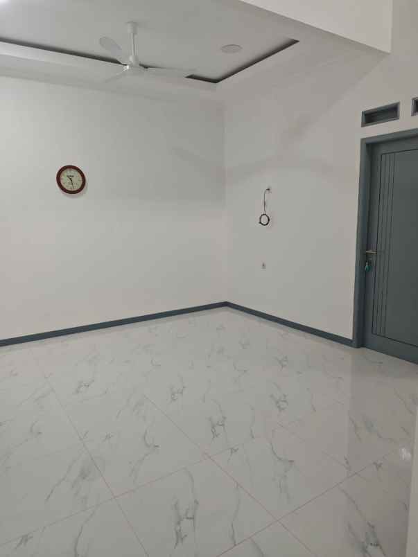 rumah baru direnovasi di kebon jeruk jakarta barat