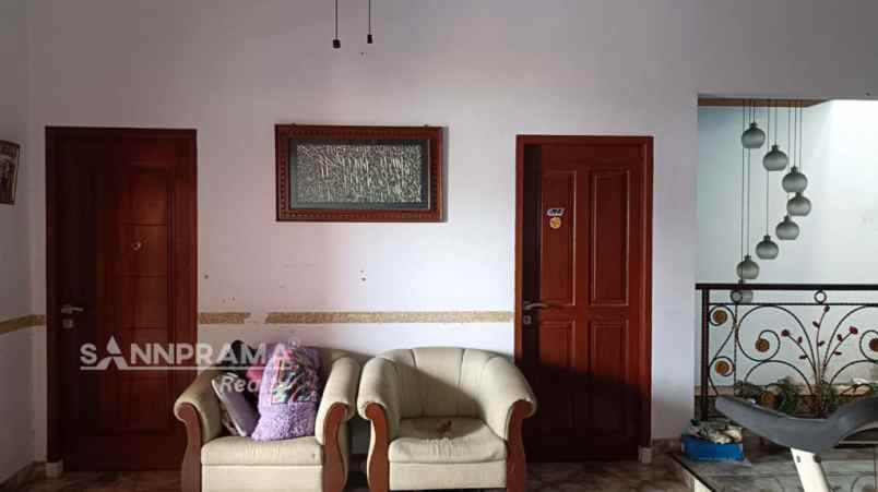 rumah cantik 2 lantai di cluster kebalen bekasi imlin