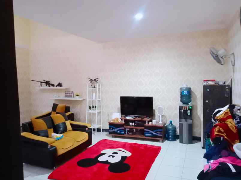 rumah cantik dengan isinya lokasi banjaran