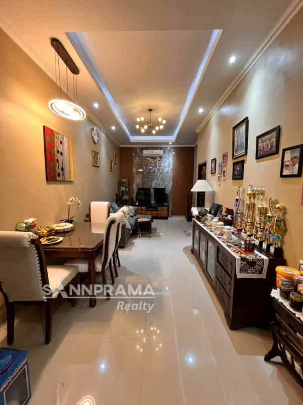 rumah cantik mewah 2 5 lantai shm dan siap huni rilin