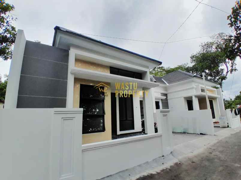 rumah cantik modern di ngaglik dekat rsu gramedika