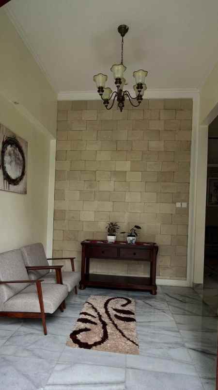 rumah cantik posisi hook di villa cinere mas depok