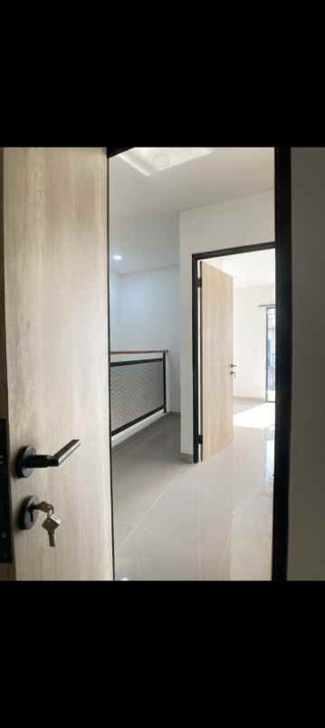 rumah ciracas jakarta timur siap huni