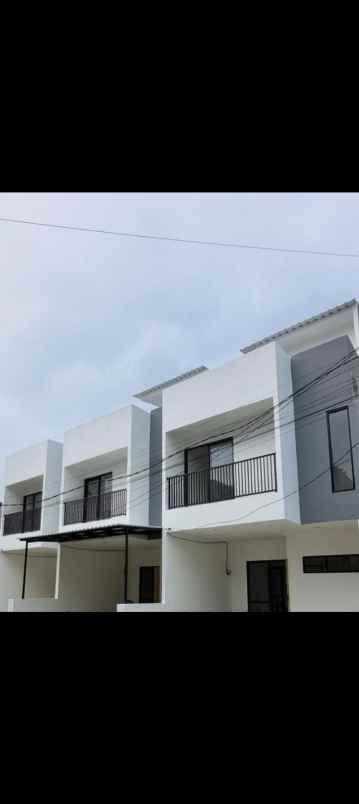 rumah ciracas jakarta timur siap huni