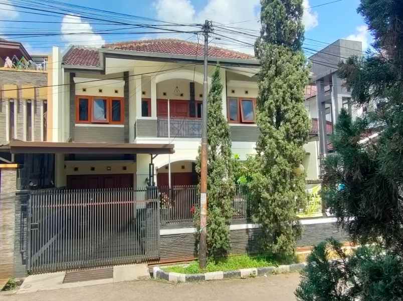 rumah di jl paralayang arcamanik bandung