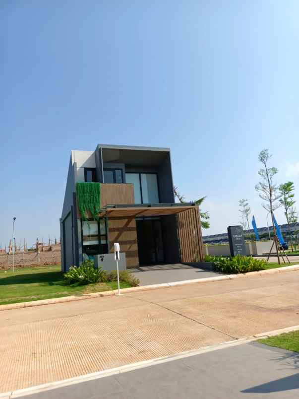 rumah jl boulevard grand duta