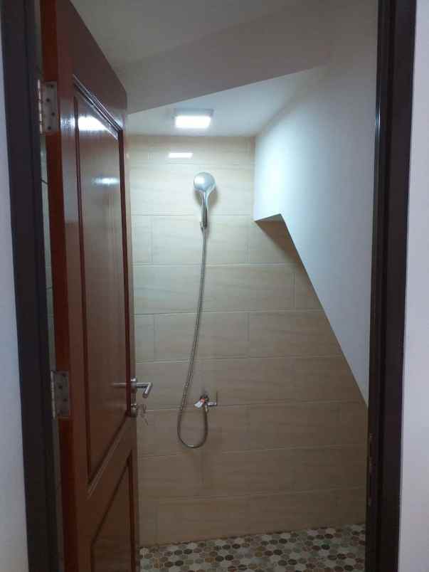 rumah jl impres benda baru pamulang