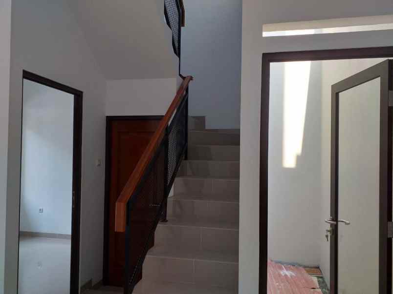 rumah jl impres benda baru pamulang