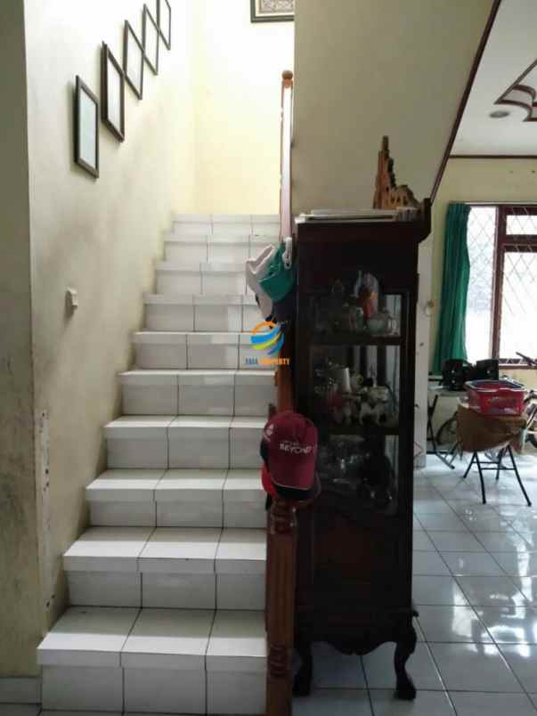 rumah jl mega cinere depok jawa