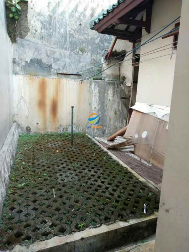 rumah jl mega cinere depok jawa