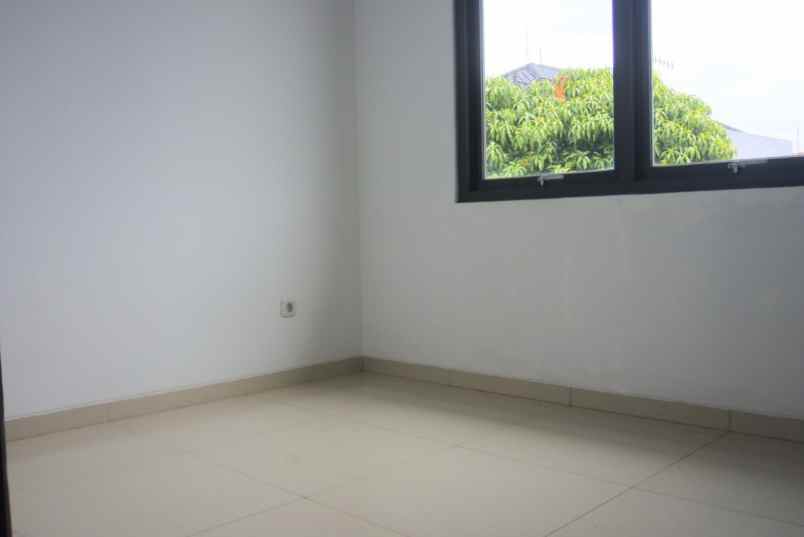 rumah jl penta park residence