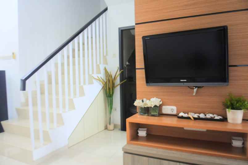 rumah jl penta park residence