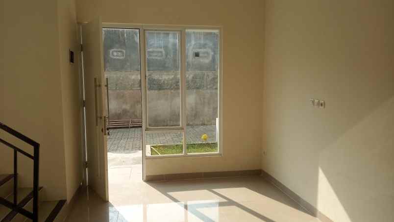 rumah jl raya permata pamulang