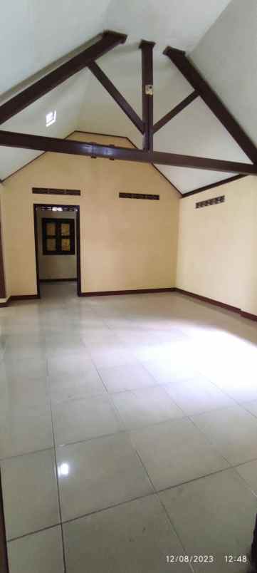 rumah lokasi candi madiun row jalan 2 mobil nego