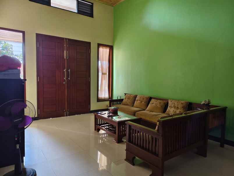 rumah luas bonus gudang di babelan kota