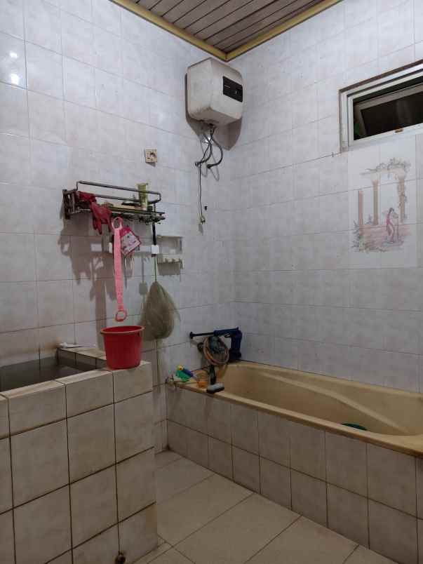rumah luas bonus gudang di babelan kota