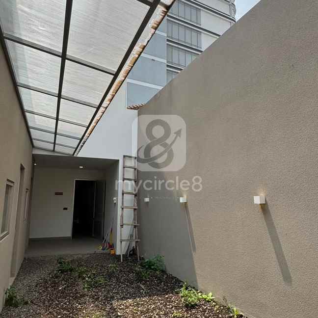rumah luas dan cozy di kota baru parahyangan