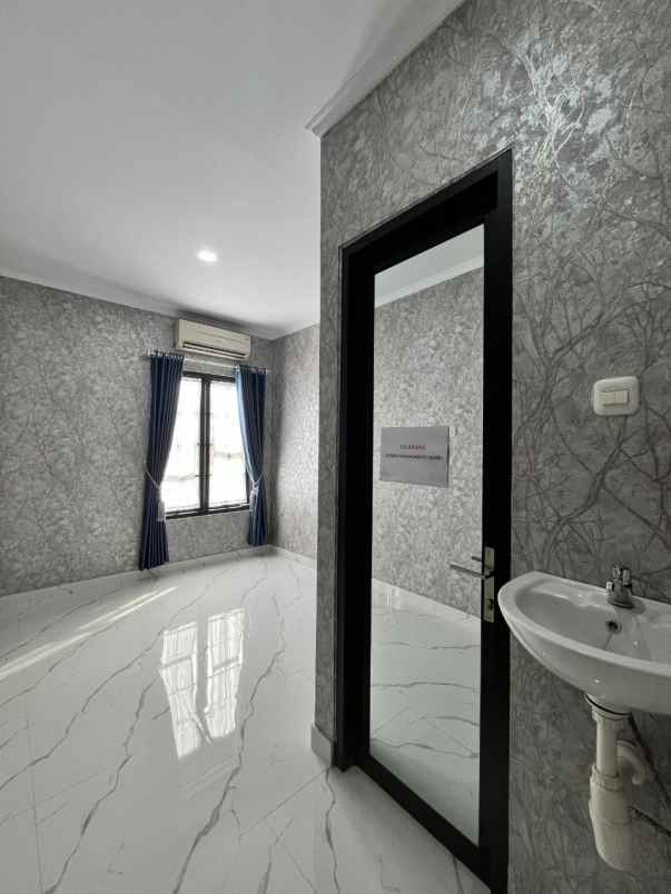 rumah mewah cimanggis depok 3 kamar tidur