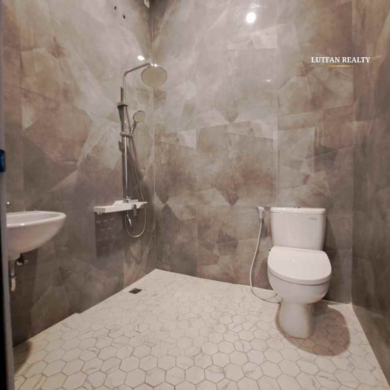 rumah mewah jagakarsa non cluster