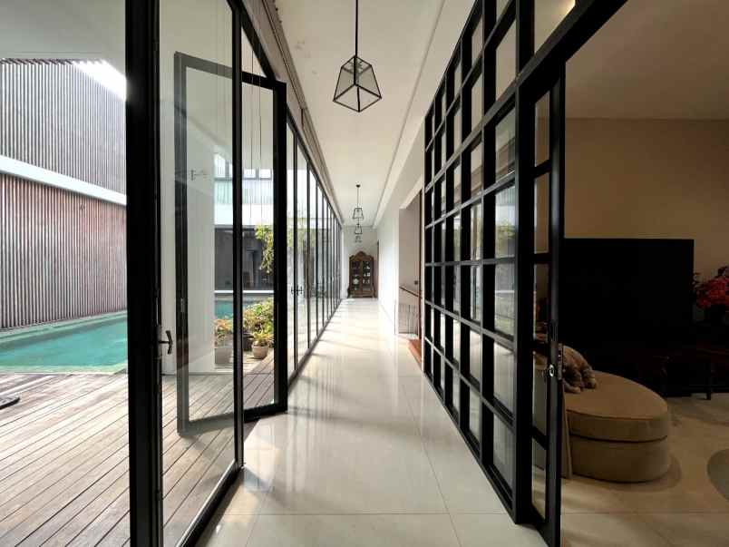 rumah mewah siaphuni kebayoran baru jakarta selatan