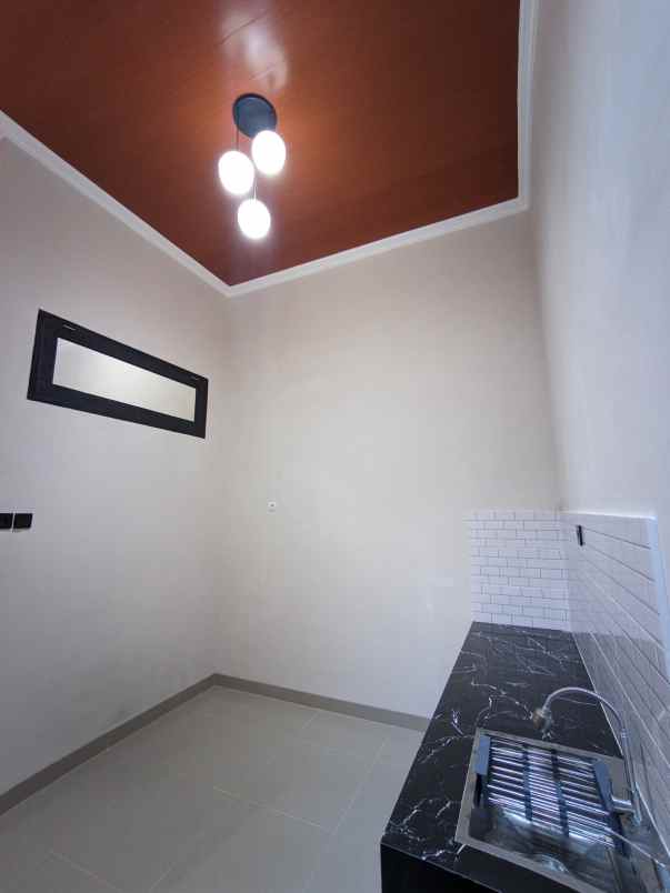 rumah minimalis bangunan baru di bekasi timur regency