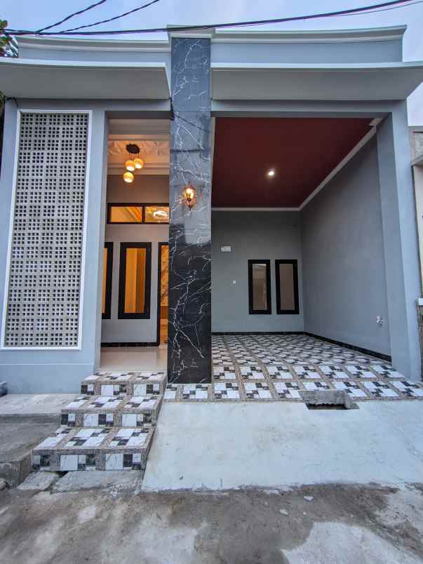 rumah minimalis bangunan baru di bekasi timur regency