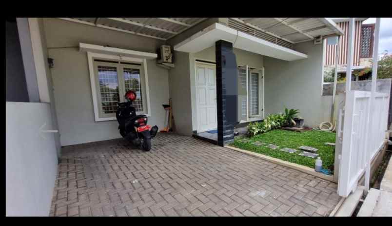 rumah minimalis nyaman di komplek antapani bandung