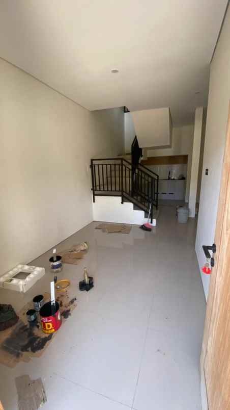 rumah modern 4 kamar tidur di sleman