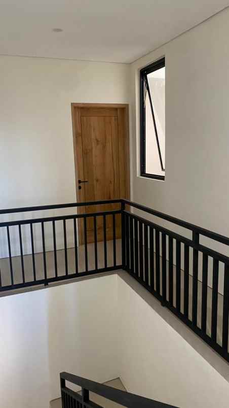 rumah modern 4 kamar tidur di sleman