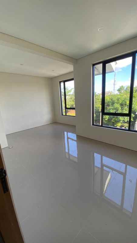 rumah modern 4 kamar tidur di sleman