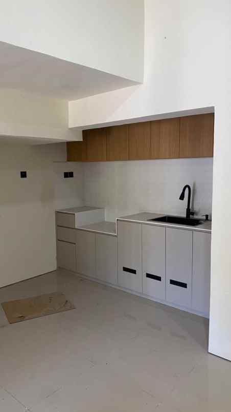 rumah modern 4 kamar tidur di sleman