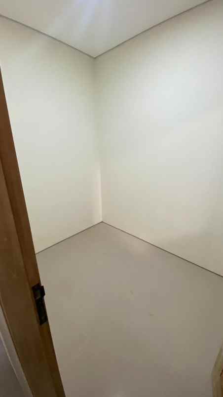 rumah modern 4 kamar tidur di sleman