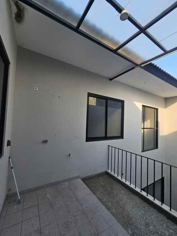 rumah modern baru gress 2 lantai di pondok tjandra