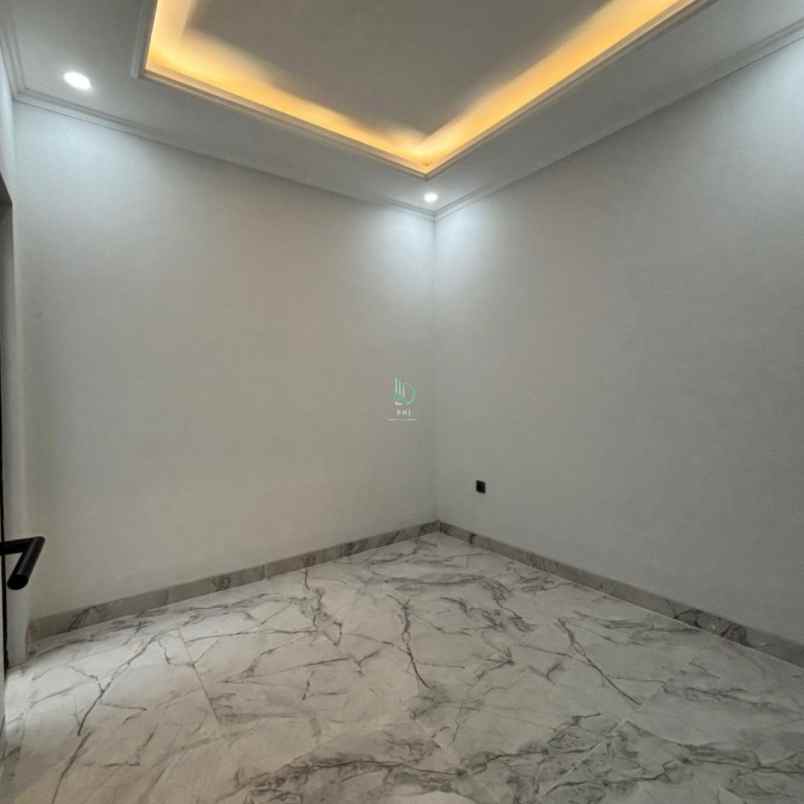 rumah modern idaman di pusat kota depok