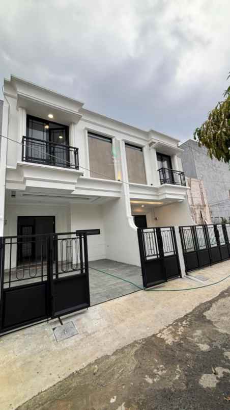 rumah modern idaman di pusat kota depok
