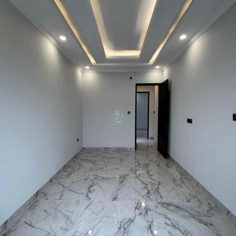 rumah modern idaman di pusat kota depok