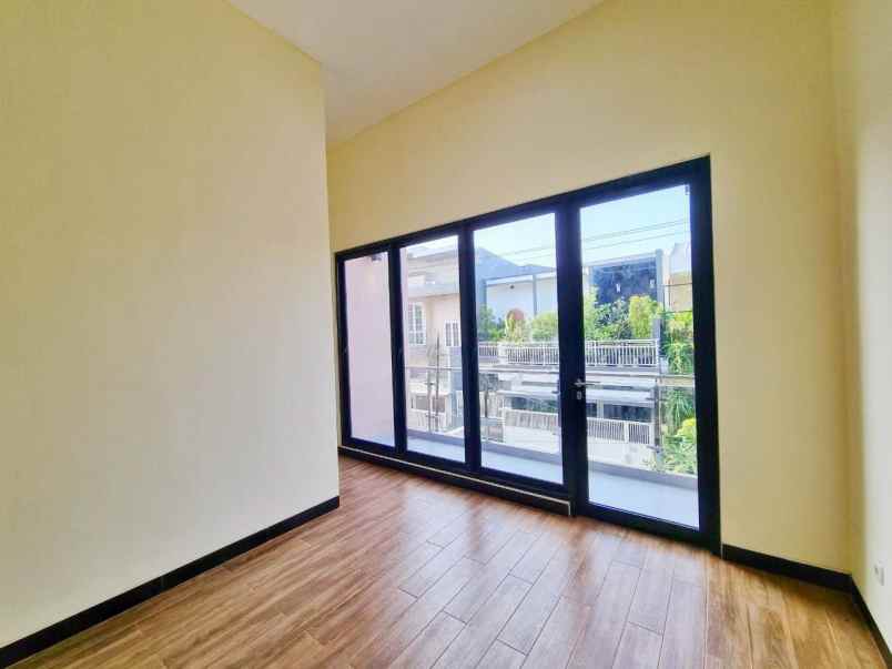 rumah mulyosari tengah new minimalis