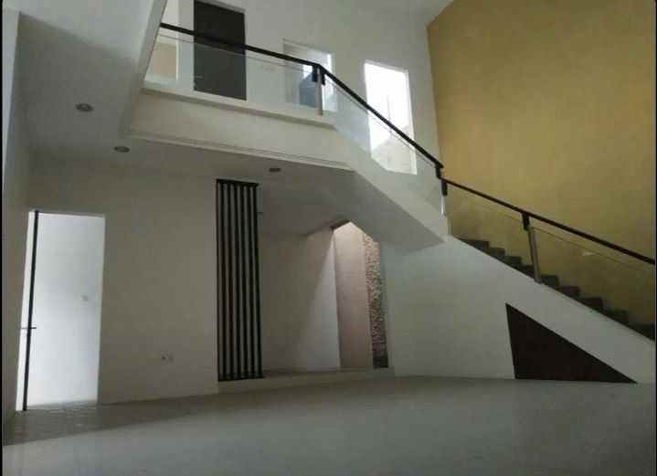 rumah nginden intan barat