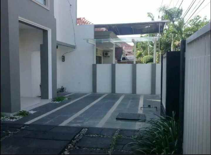 rumah nginden intan barat