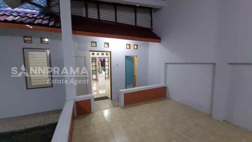 rumah nyaman dan asri dalam perumahan di depok
