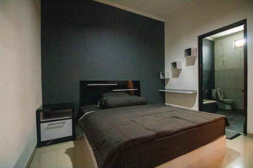 rumah pool indor dalam perumahan lembang bandung utara