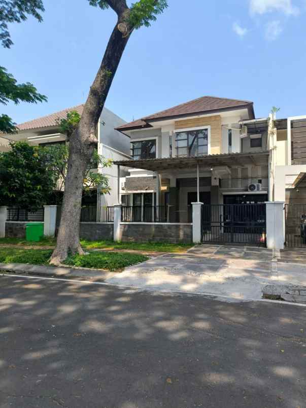 rumah royal residence luar cluster sby row 3 mobil