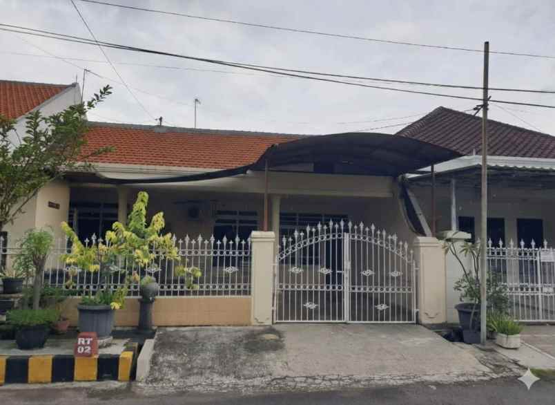 rumah rungkut asri strategis