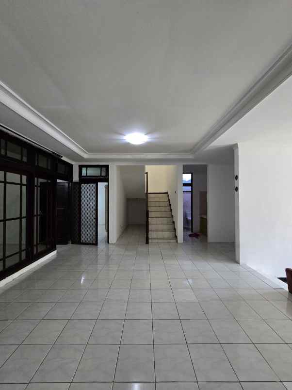 rumah second dalam komplek di pondok bambu jaktim