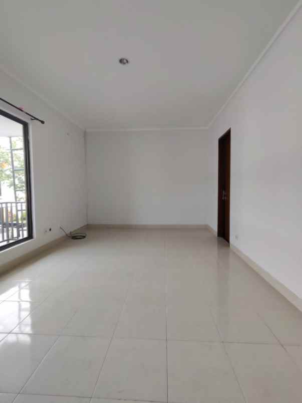 rumah second dalam komplek perumahan di ciracas jaktim